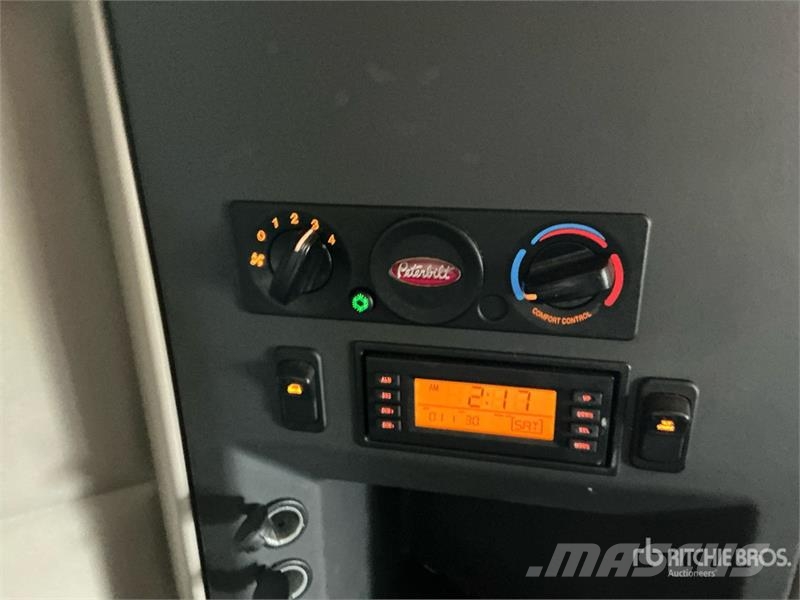 Peterbilt 579 Truck Tractor Units