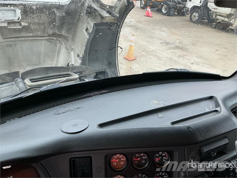 Peterbilt 579 Tractor Units
