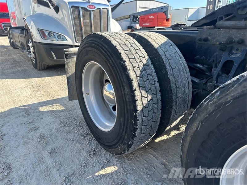 Peterbilt 579 Prime Movers