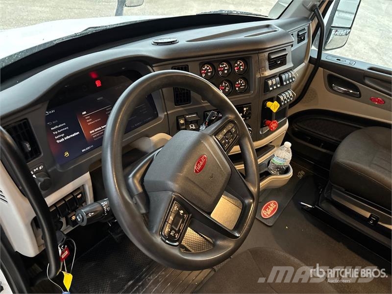 Peterbilt 579 Tractor Units