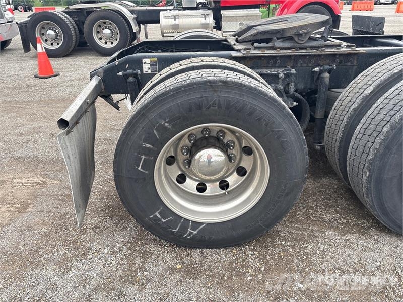 Peterbilt 579 وحدات الجر