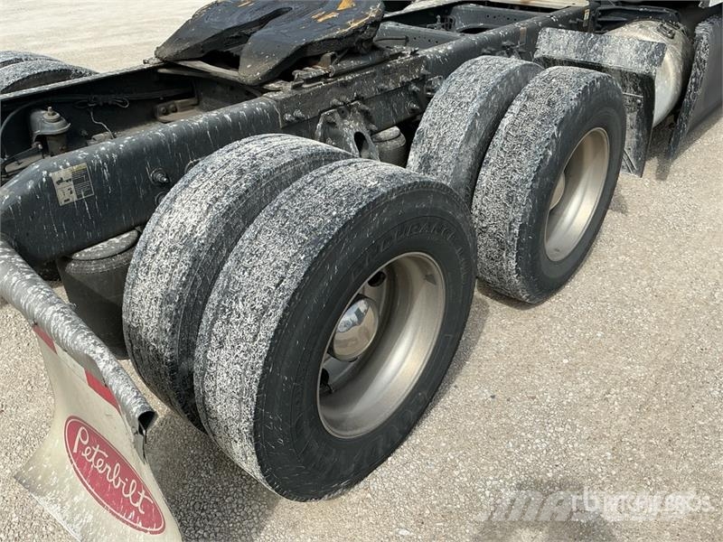 Peterbilt 579 Truck Tractor Units