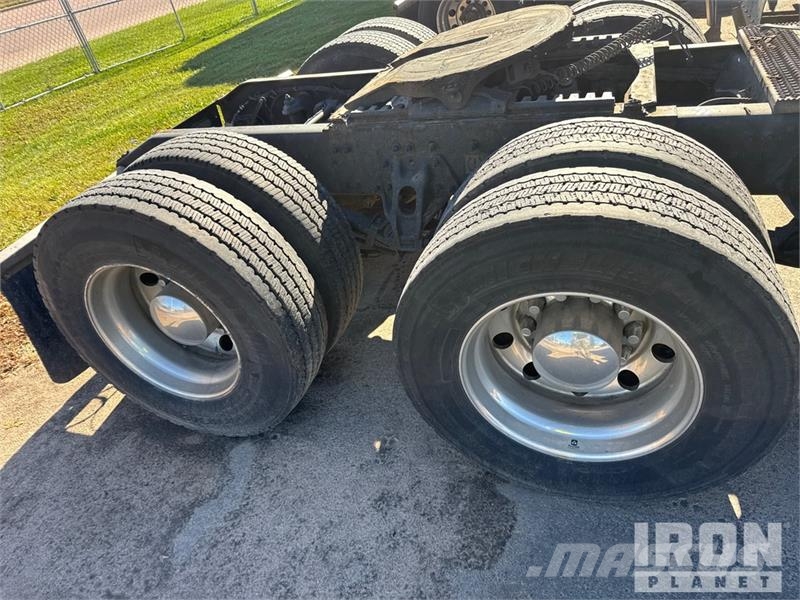 Peterbilt 579 曳引機組件