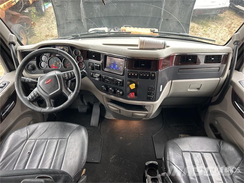 Peterbilt 579 Tractor Units