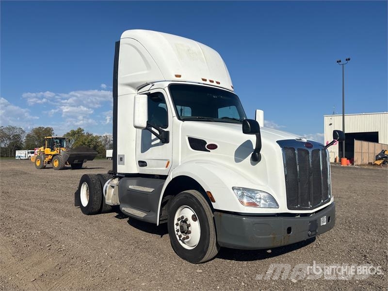 Peterbilt 579 4x2 S/A Day Cab Truck Tractor 트랙터 유닛