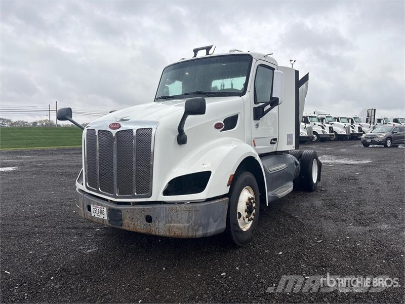 Peterbilt 579 4x2 S/A Day Cab Truck Tractor Trækkere