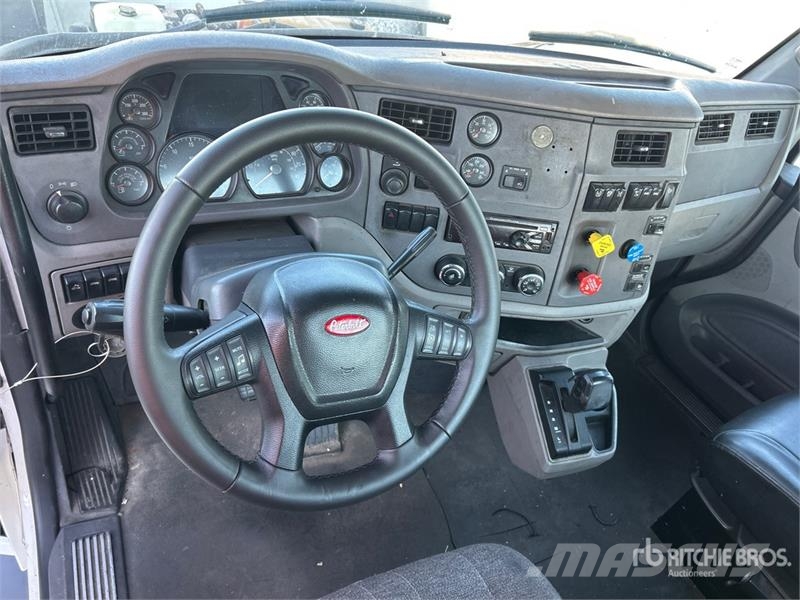 Peterbilt 579 4x2 S/A Day Cab Truck Tractor Prime Movers