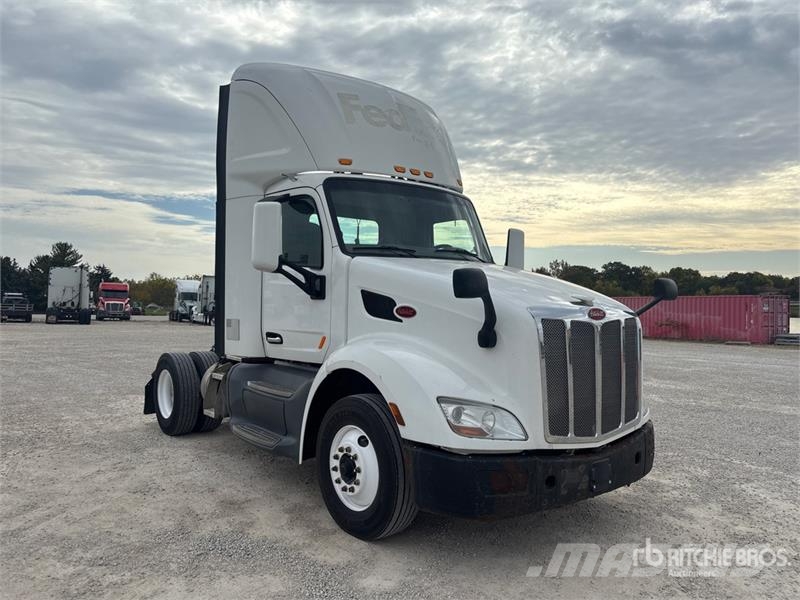 Peterbilt 579 4x2 S/A Day Cab Truck Tractor 中古トラクターヘッド | トレーラーヘッド