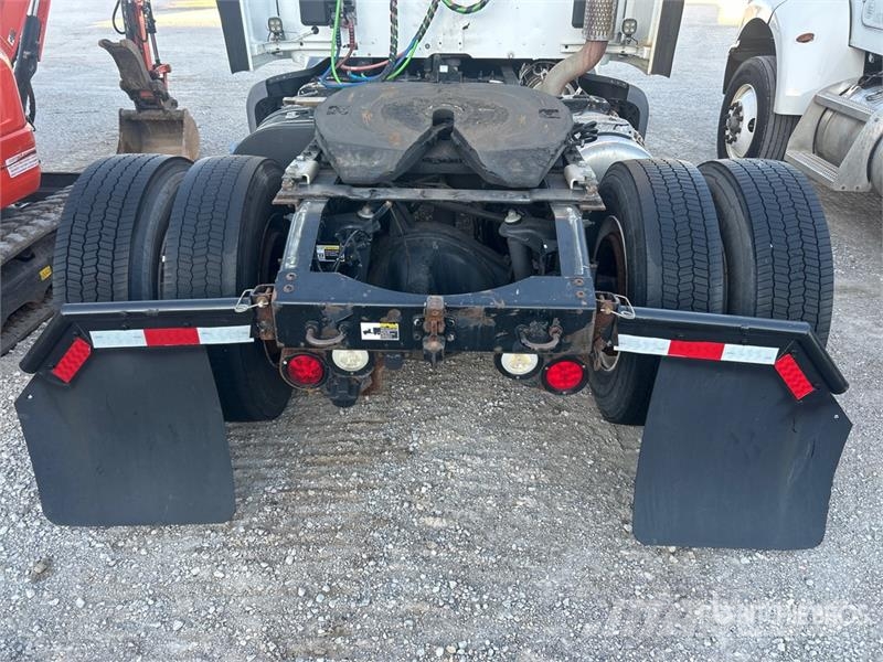 Peterbilt 579 4x2 S/A Day Cab Truck Tractor Prime Movers