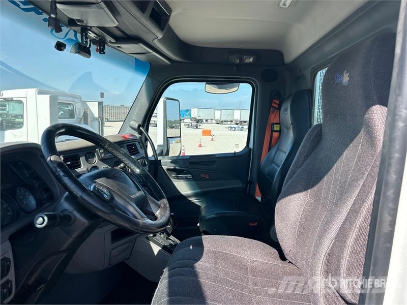 Peterbilt 579 4x2 S/A Day Cab Truck Tractor Vlačilci