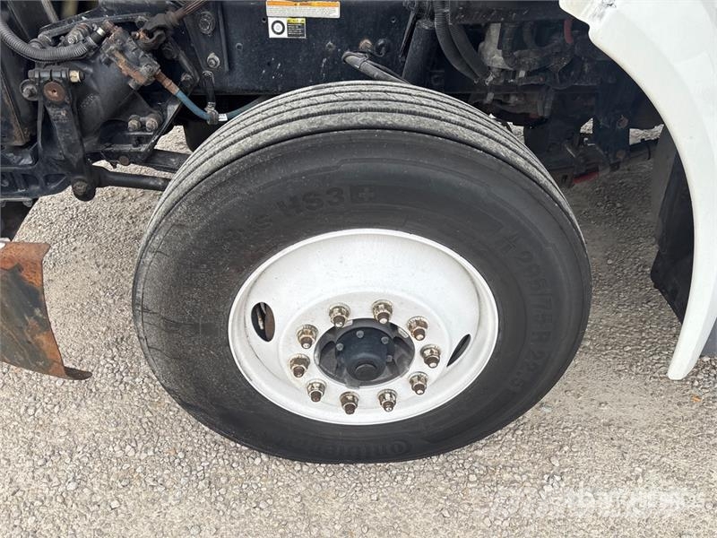 Peterbilt 579 4x2 S/A Day Cab Truck Tractor 中古トラクターヘッド | トレーラーヘッド