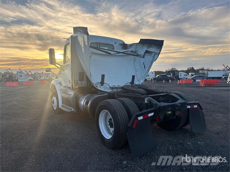 Peterbilt 579 4x2 S/A Day Cab Truck Tractor Trekkers