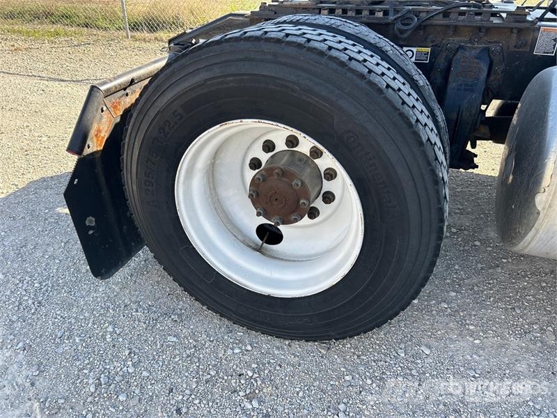 Peterbilt 579 4x2 S/A Day Cab Truck Tractor Motrici e Trattori Stradali