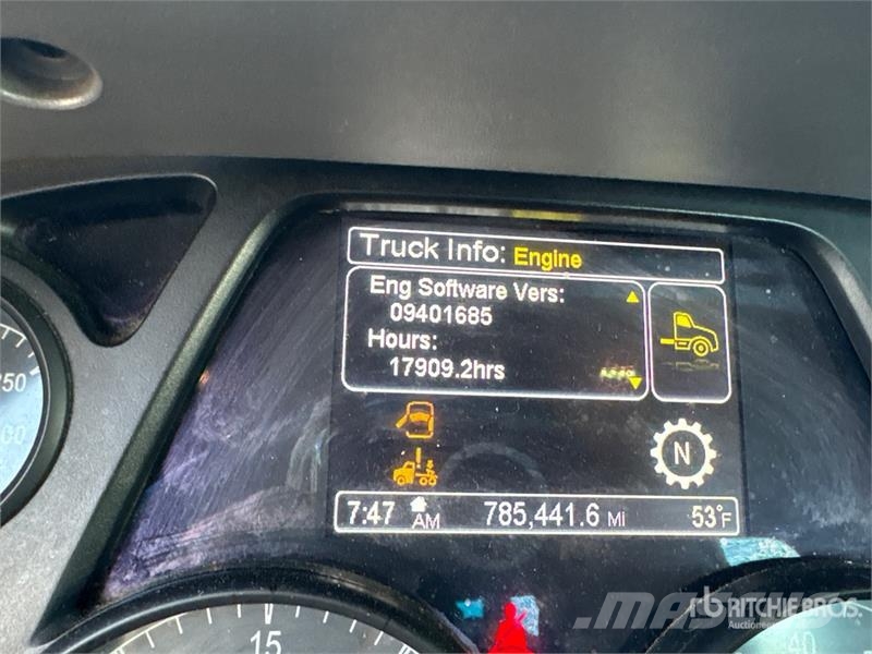 Peterbilt 579 4x2 S/A Day Cab Truck Tractor Trekkers