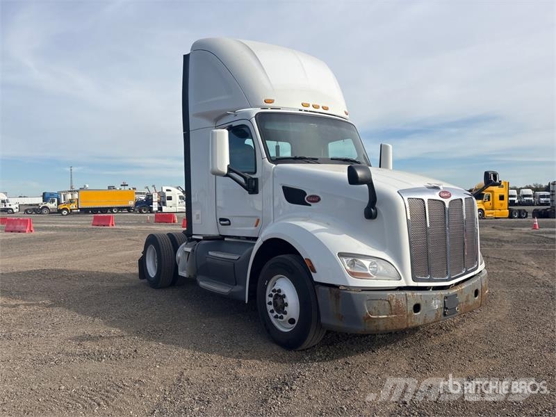 Peterbilt 579 4x2 S/A Day Cab Truck Tractor 트랙터 유닛