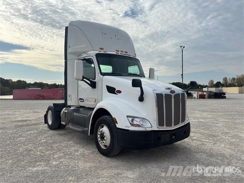 Peterbilt 579 4x2 S/A Day Cab Truck Tractor Sattelzugmaschinen