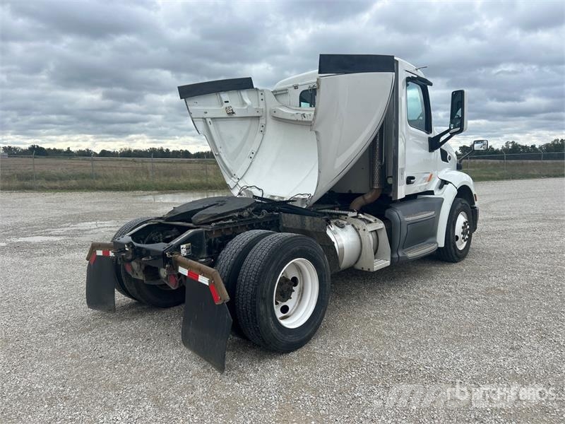 Peterbilt 579 4x2 S/A Day Cab Truck Tractor Vlačilci