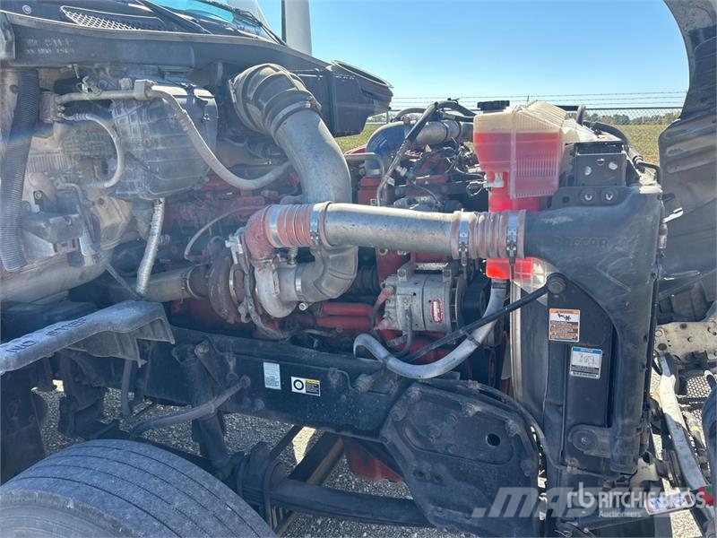 Peterbilt 579 4x2 S/A Day Cab Truck Tractor Trekkvogner