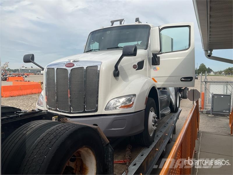 Peterbilt 579 4x2 S/A Day Cab Truck Tractor Çekiciler