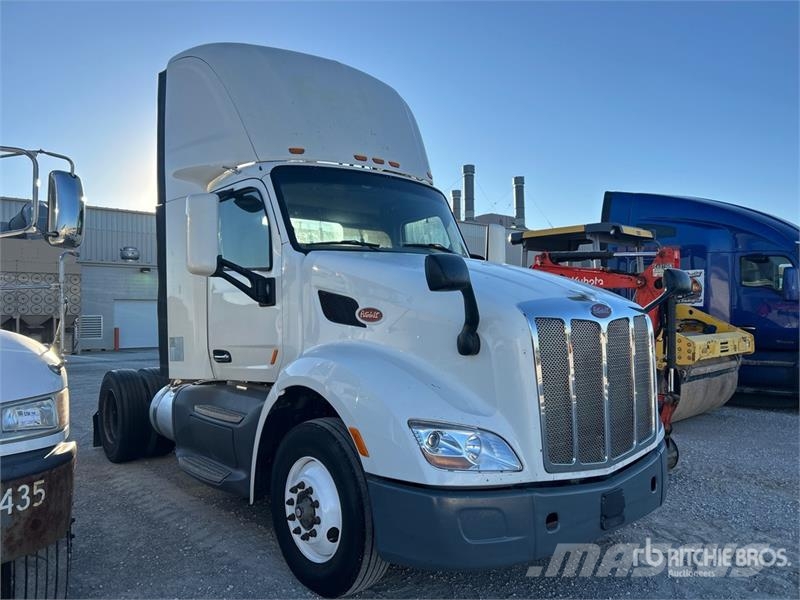 Peterbilt 579 4x2 S/A Day Cab Truck Tractor Prime Movers