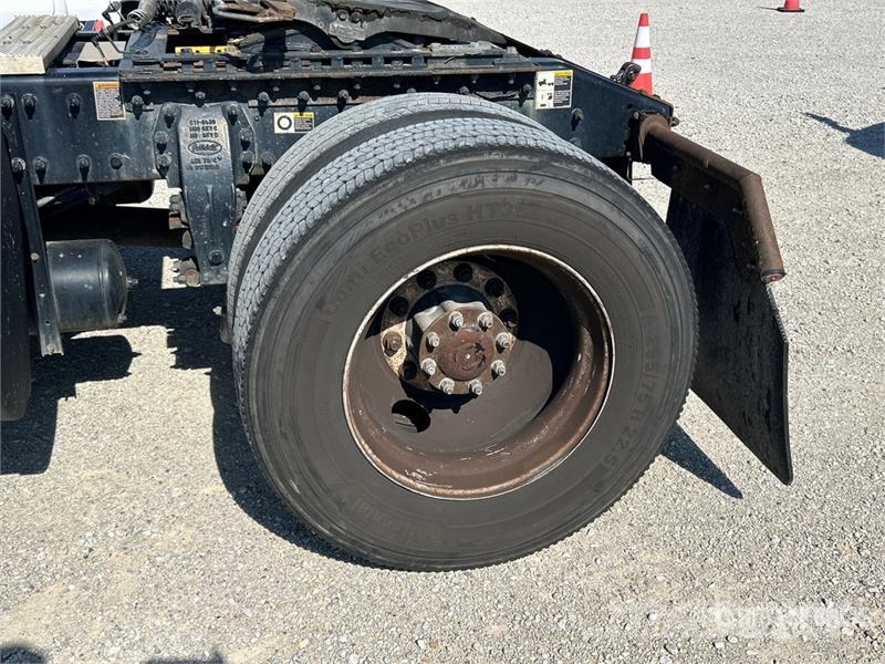 Peterbilt 579 4x2 S/A Day Cab Truck Tractor 牵引车