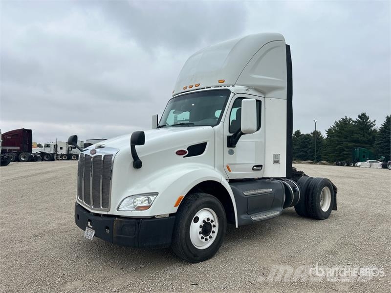 Peterbilt 579 4x2 S/A Day Cab Truck Tractor Cavalos mecânicos