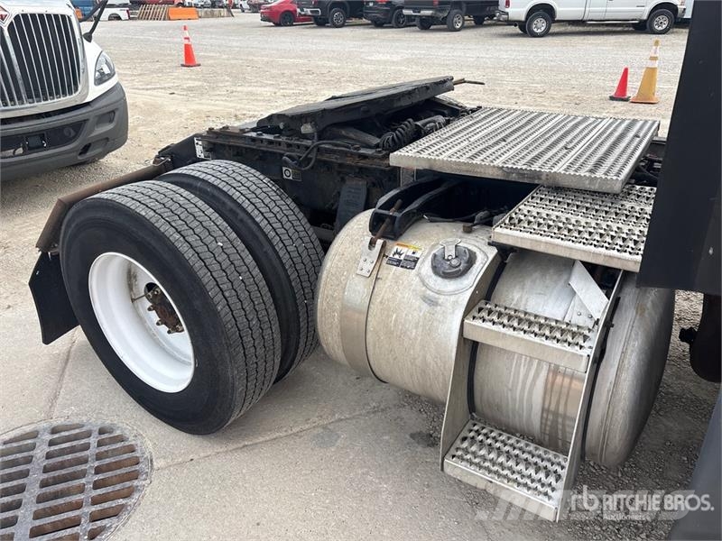 Peterbilt 579 4x2 S/A Day Cab Truck Tractor 中古トラクターヘッド | トレーラーヘッド