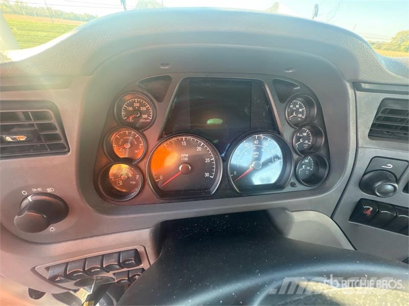 Peterbilt 579 4x2 S/A Day Cab Truck Tractor Sattelzugmaschinen
