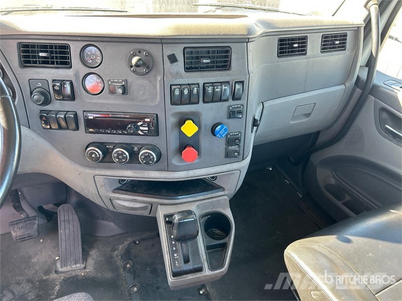 Peterbilt 579 4x2 S/A Day Cab Truck Tractor Motrici e Trattori Stradali