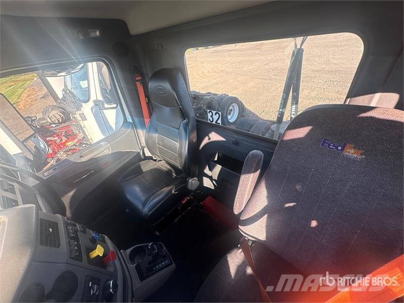 Peterbilt 579 4x2 S/A Day Cab Truck Tractor Sattelzugmaschinen