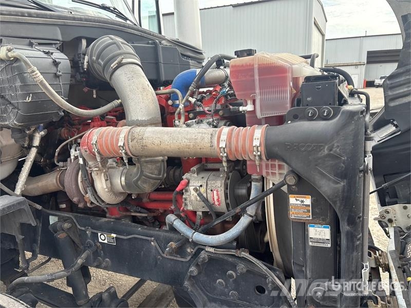 Peterbilt 579 4x2 S/A Day Cab Truck Tractor 中古トラクターヘッド | トレーラーヘッド