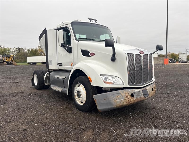 Peterbilt 579 4x2 S/A Day Cab Truck Tractor Trækkere