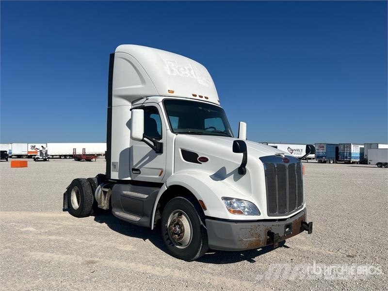 Peterbilt 579 4x2 S/A Day Cab Truck Tractor Tegljači