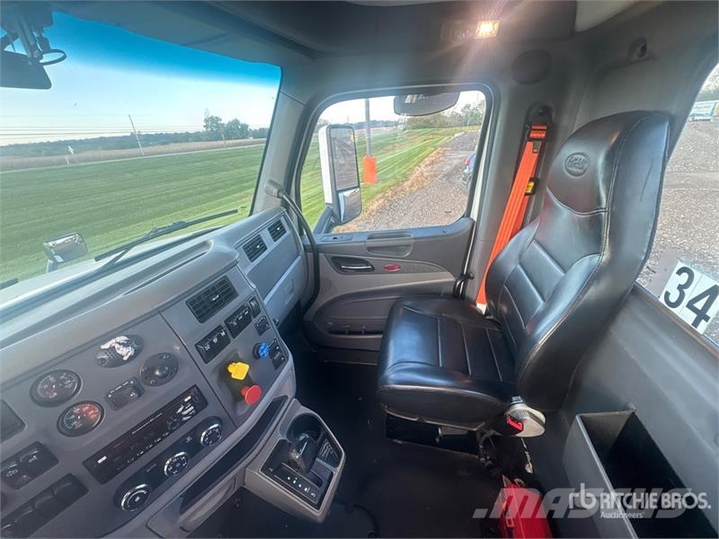 Peterbilt 579 4x2 S/A Day Cab Truck Tractor Sattelzugmaschinen