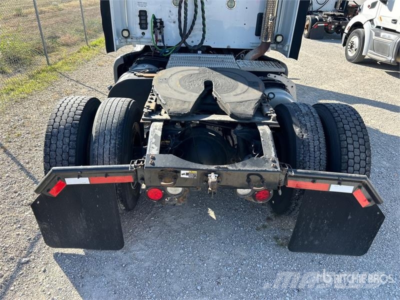 Peterbilt 579 4x2 S/A Day Cab Truck Tractor Motrici e Trattori Stradali