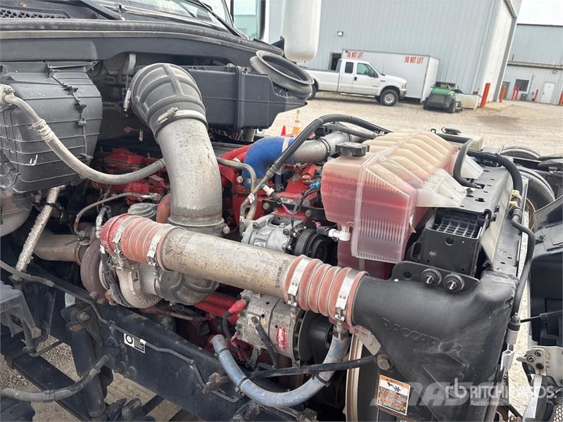 Peterbilt 579 4x2 S/A Day Cab Truck Tractor 中古トラクターヘッド | トレーラーヘッド