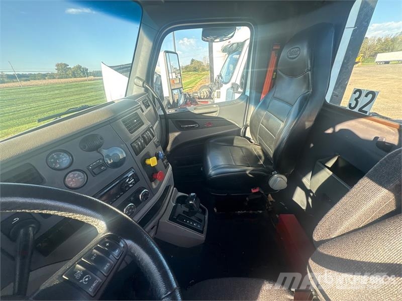Peterbilt 579 4x2 S/A Day Cab Truck Tractor Sattelzugmaschinen