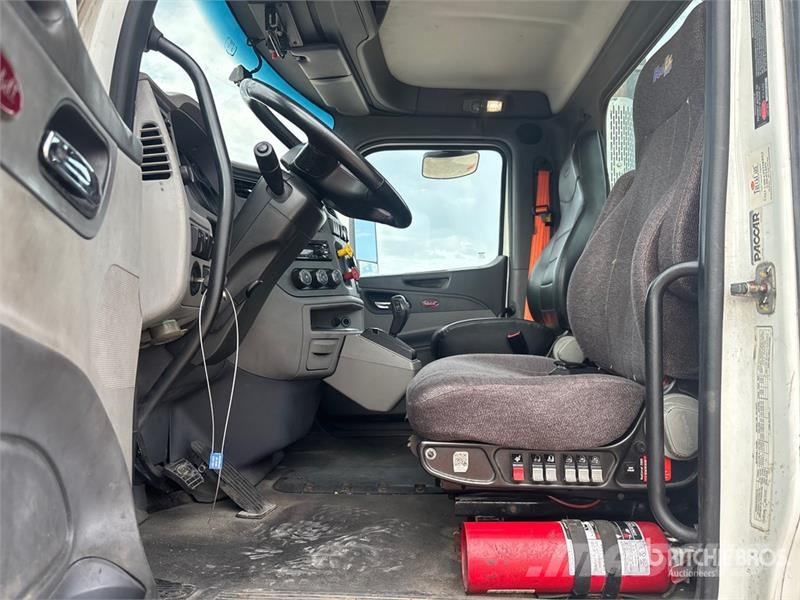 Peterbilt 579 4x2 S/A Day Cab Truck Tractor 中古トラクターヘッド | トレーラーヘッド