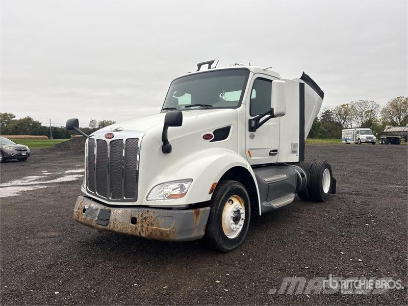 Peterbilt 579 4x2 S/A Day Cab Truck Tractor Trækkere