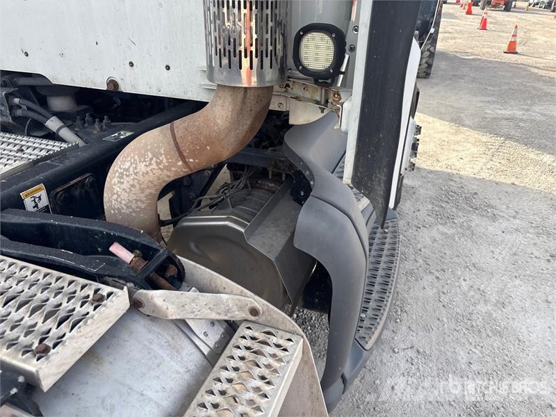Peterbilt 579 4x2 S/A Day Cab Truck Tractor Sattelzugmaschinen
