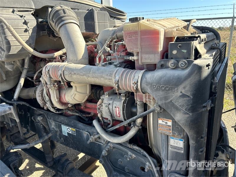 Peterbilt 579 4x2 S/A Day Cab Truck Tractor Motrici e Trattori Stradali