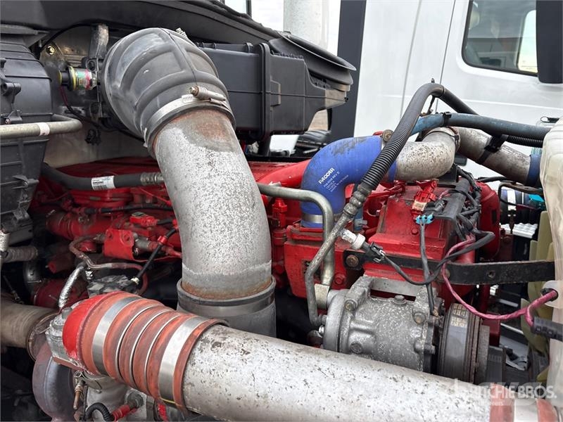 Peterbilt 579 4x2 S/A Day Cab Truck Tractor Truck Tractor Units