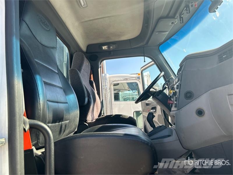 Peterbilt 579 4x2 S/A Day Cab Truck Tractor Cabezas tractoras