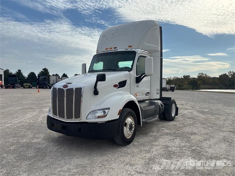 Peterbilt 579 4x2 S/A Day Cab Truck Tractor Sattelzugmaschinen
