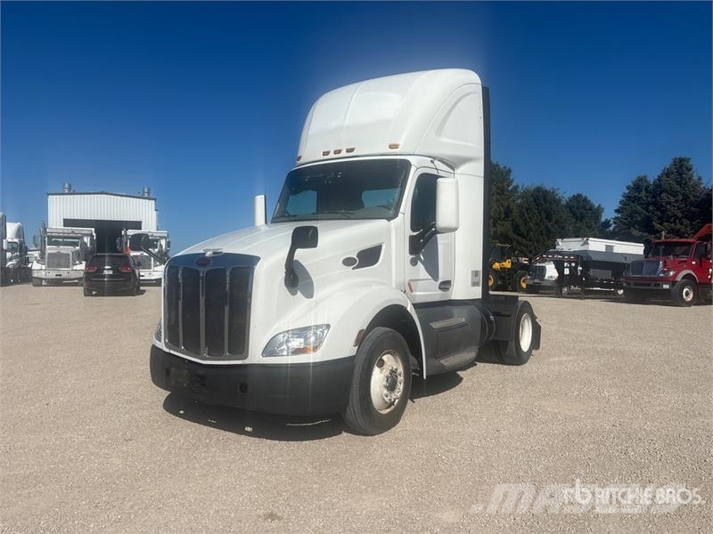 Peterbilt 579 4x2 S/A Day Cab Truck Tractor Prime Movers