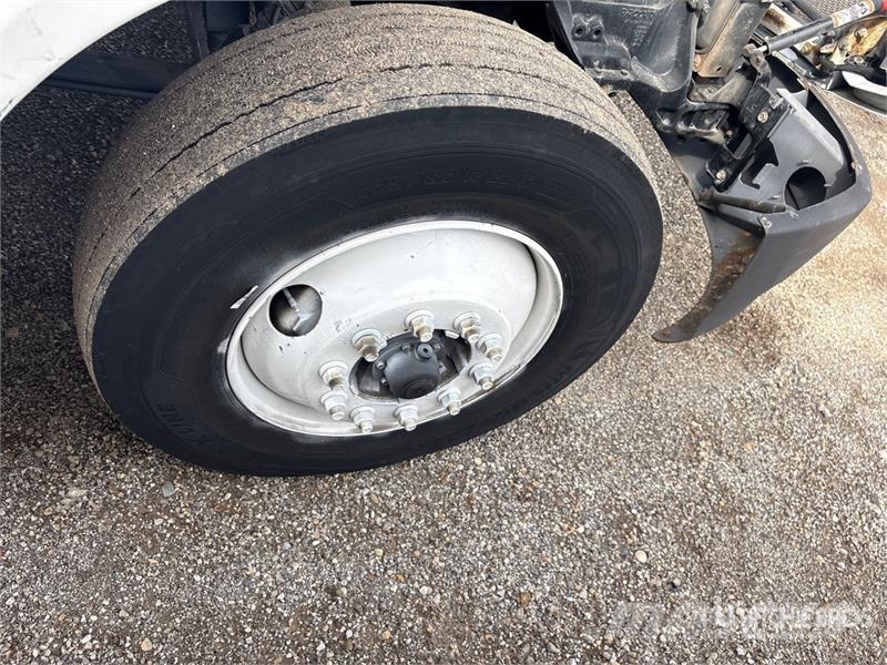 Peterbilt 579 4x2 S/A Day Cab Truck Tractor Nyergesvontatók
