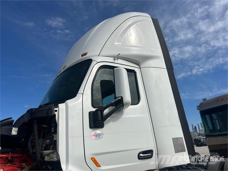 Peterbilt 579 4x2 S/A Day Cab Truck Tractor Traktorske jedinice