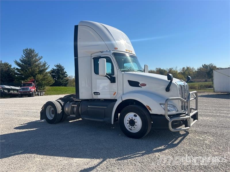 Peterbilt 579 4x2 S/A Day Cab Truck Tractor Cabezas tractoras