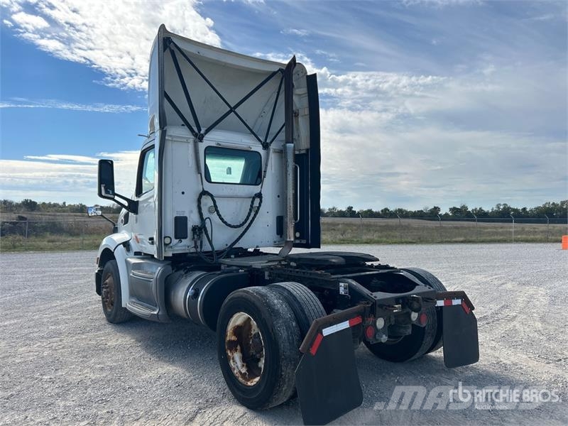 Peterbilt 579 4x2 S/A Day Cab Truck Tractor Traktorske jedinice