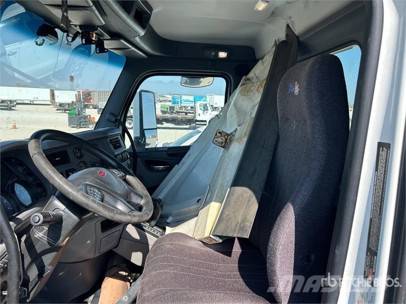 Peterbilt 579 4x2 S/A Day Cab Truck Tractor Tracteur routier